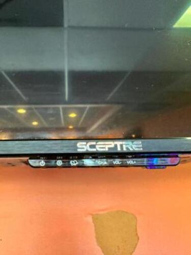 42" TV WITH WALL MOUNT