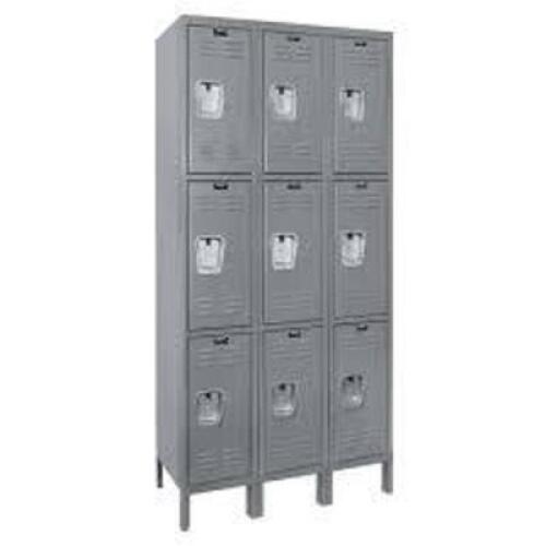 DESCRIPTION: (1) PREMIUM LOCKERS BRAND/MODEL: HALLOWELL INFORMATION: LIGHT GRAY, 3 X 3 LOCKERS RETAIL$: $565.00 EA QTY: 1