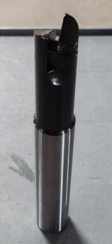 DESCRIPTION: (1) INDEXABLE BALL NOSE END MILL BRAND/MODEL: HERTEL 91856252 SIZE: 1" dia 0.197" MAX DOC 1" SD RETAIL$: $239.98 QTY: 1