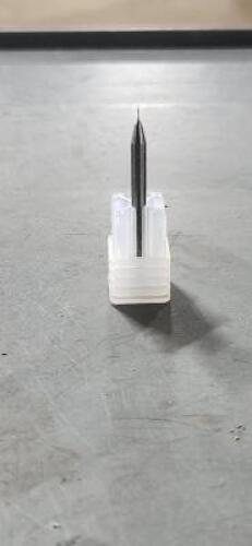 DESCRIPTION: (6) SOLID CARBIDE SQ END MILL BRAND/MODEL: ROBBJACK SEM04-20133 SIZE: .016"' DIA .045" LOC 1/4" SD RETAIL$: $145.20 QTY: 6