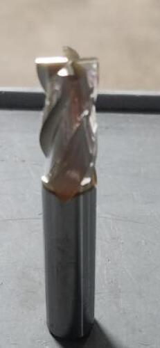 DESCRIPTION: (3) CABIDE SQ END MILLS BRAND/MODEL: NACHI B8247 SIZE: 1/2" RETAIL$: $718.35 QTY: 3