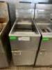 DESCRIPTION PITCO 40 LB. GAS DEEP FRYER W/ (2) BASKETS BRAND / MODEL: PITCO 35C+S ADDITIONAL INFORMATION NATURAL GAS. COMES WITH GAS LINE AND REGULATO