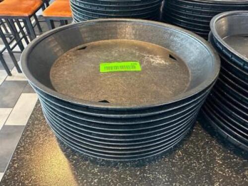 DESCRIPTION (12) 12" BLACK PLASTIC FOOD TRAYS SIZE 12" THIS LOT IS: SOLD BY THE PIECE LOCATION SEATING QTY 12