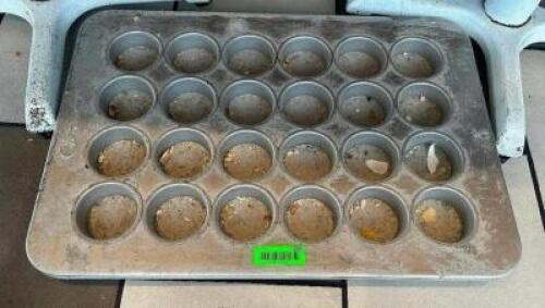 DESCRIPTION (2) 24 GROUP MUFFIN PANS THIS LOT IS: SOLD BY THE PIECE LOCATION SEATING QTY 2