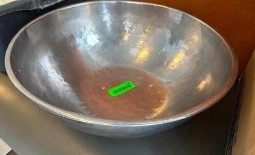 DESCRIPTION LARGE STAINLESS MIXING BOWL LOCATION SEATING QTY 1