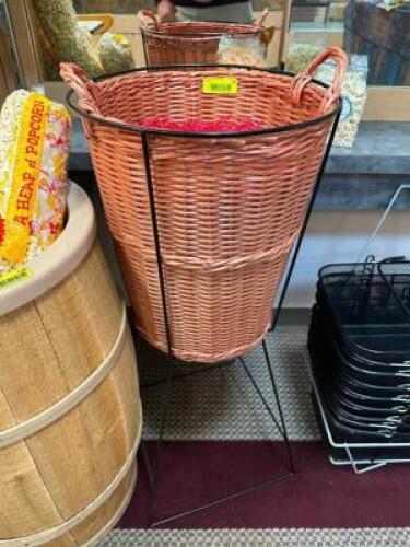 RAISED BASKET MERCHANDISE DISPLAY
