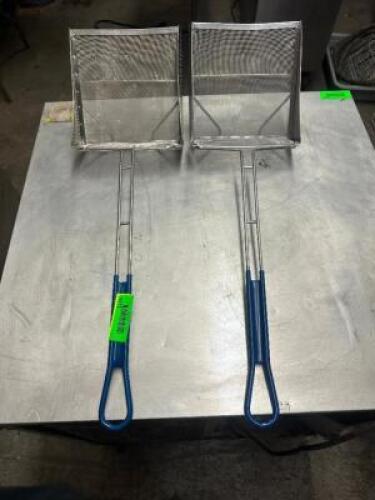 (2) STAINLESS MESH WIRE SCOOPS W/ COATED HANDLES.
