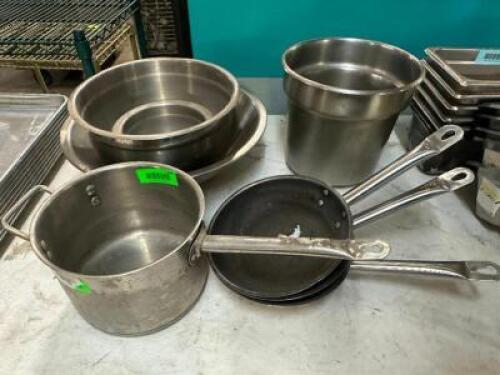 (1) LOT OF ASSORTED POTS AND PANS.
