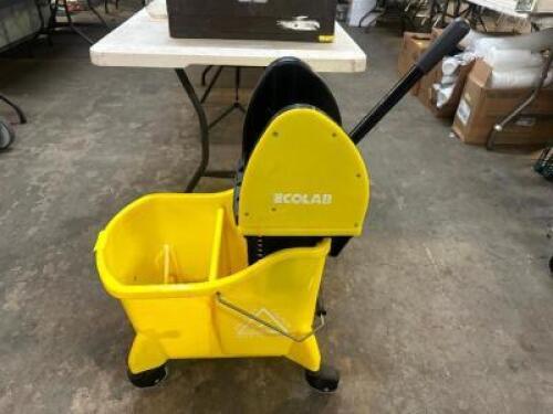 YELLOW PLASTIC MOP BUCKET W/ WRINGER