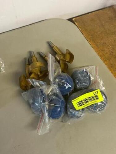 ASSORTED HOLE CUTTERS