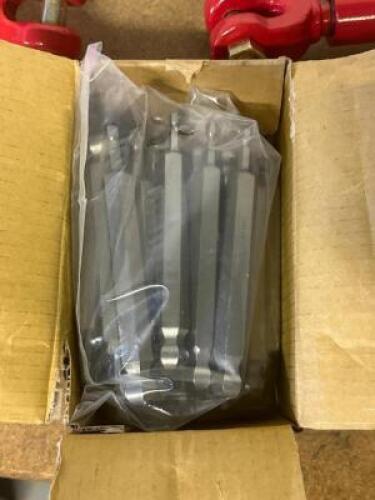 BOX OF CHUCK EXTENTIONS
