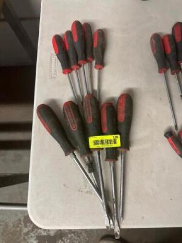 ASSORTED SCREWDRIVERS