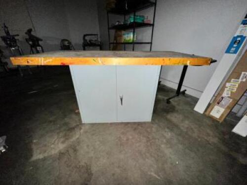 WORKBENCH TABLE