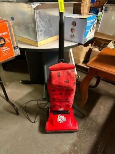 DIRT DEVIL VACUUM