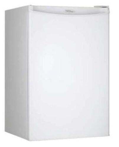 DESCRIPTION: (1) COMPACT REFRIGERATOR BRAND/MODEL: DANBY/DAR044A4WDD INFORMATION: AUTO-DEFORST/WHITE/CAPACITY: 4.4 CU-FT RETAIL$: $338.25 SIZE: 21"D X