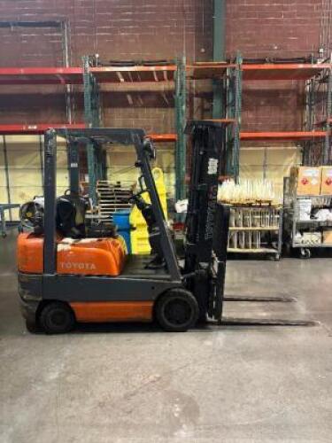 TOYOTA 3200 LBS. CAP FORKLIFT