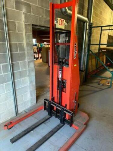 PRETSO PS274 PALLET STACKER