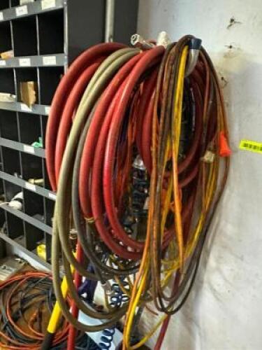 (1) LOT OF ASSORTED EXTENSION CORD AND AIR HOSE.
