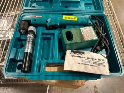 MAKITA PORTABLE ANGLE DRILL W/ BATTERY.