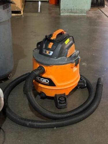SHOP VAC