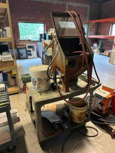 BLASTING CABINET WITH ROLLING CART