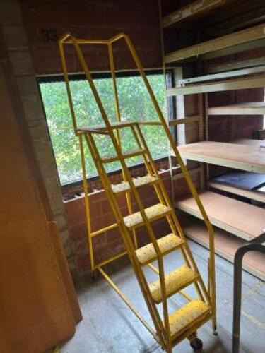 7 FT. ROLLING STAIRCASE