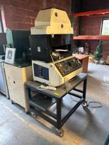 CD PUNCH MACHINE WITH ROLLING BASE