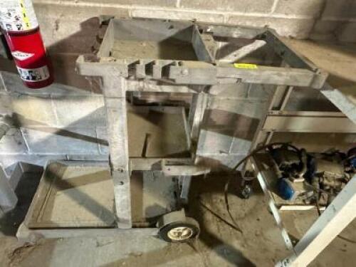 JANITORIAL PLASTIC CART.