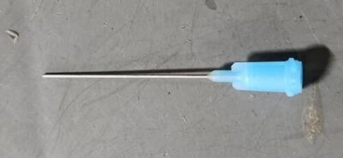 DESCRIPTION: (1) BAG OF (100) STAINLEES STEEL TIPPED, HELICAL THREAD TIPS BRAND/MODEL: LOCTITE 98174 SIZE: 1-1/2" L RETAIL$: $524.40 QTY: 1