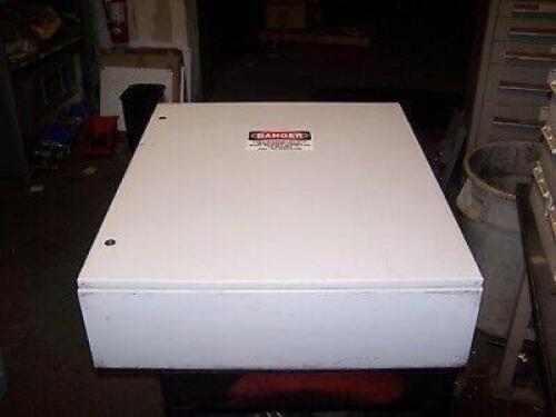 DESCRIPTION: (1) WALL MOUNT JUNCTION BOX BRAND/MODEL: HOFFMAN #CSD36306 INFORMATION: GRAY RETAIL$: $175.00 SIZE: 36X30 QTY: 1