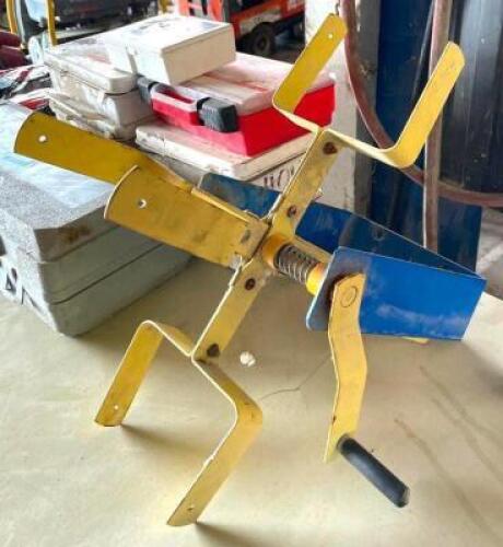 HAND CRANK HOSE REEL