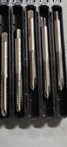 DESCRIPTION: (5) PLUG CHAMFER SPIRAT POINT TAPS BRAND/MODEL: VC 04540225 SIZE: 1/4-20 UNC RETAIL$: $30.70 QTY: 5