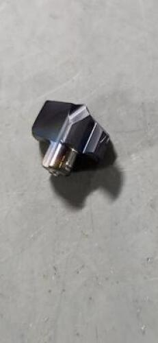 DESCRIPTION: (2) CARBIDE DRILL INSERTS BRAND/MODEL: ISCAR 03325638 SIZE: .445" DIA RETAIL$: $265.99 QTY: 2