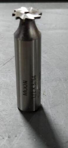 DESCRIPTION: (1) HSS STRAIGHT TOOTH WOODRUFF KEYSEAT CUTTERS BRAND/MODEL: MOON NWKY50-364 SIZE: 0.5" CUT DIA 0,0469" CUT WIDTH 1/2" SD RETAIL$: 60.86