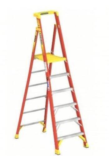 DESCRIPTION: (1) PODIUM STEPLADDER BRAND/MODEL: WERNER/20KJ28 INFORMATION: 300LB CAPACITY, 56" BASE SPREAD RETAIL$: $352.61 SIZE: 9' LADDER SIZE QTY: