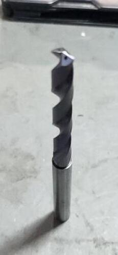DESCRIPTION: (2) SOLID CARBIDE TRU COOLANT DRILL BITS BRAND/MODEL: MITSUBIHI SIZE: .2812" RETAIL$: $340.06 QTY: 2