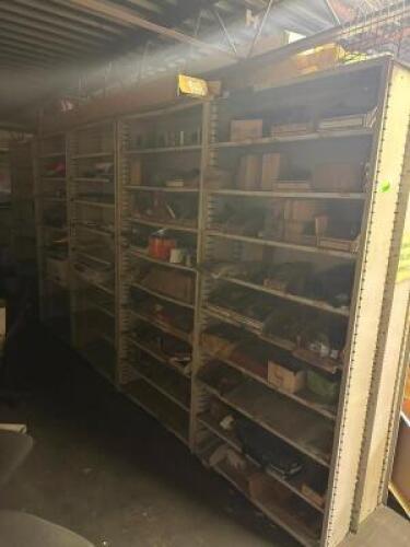 VINTAGE AUTOMOTIVE PARTS / CONTENTS OF SHELVING UNIT ROW