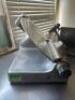 GRAVITY FEED MANUAL SLICER