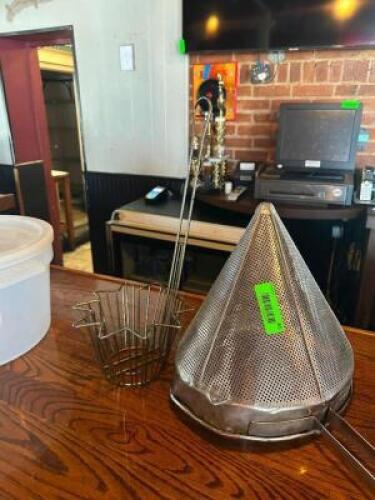 PASTA BASKET AND DEEP FRYER BASKET