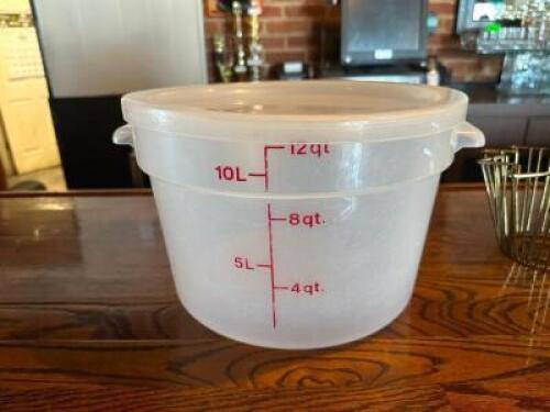 12 QT. CONTAINER WITH LID