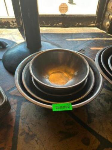 (4) - STAINLESS MIXING BOWLS
