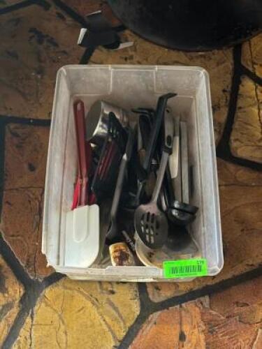 ASSORTED SMALLWARES