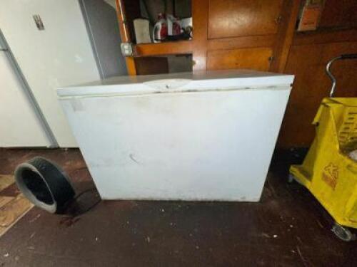CHEST FREEZER