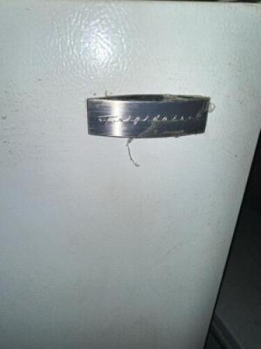 UPRIGHT FREEZER
