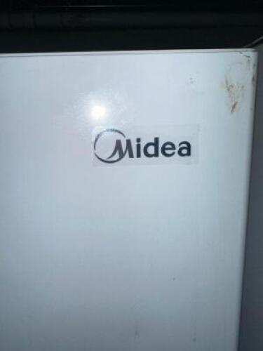 UPRIGHT FREEZER