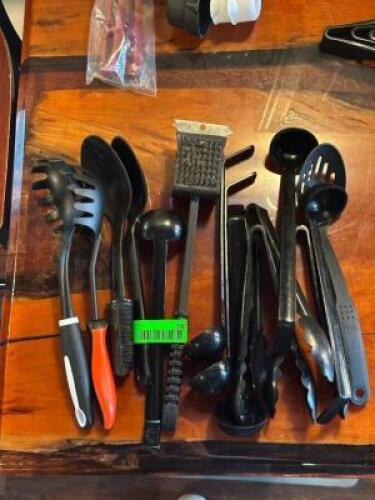 ASSORTED SMALLWARES
