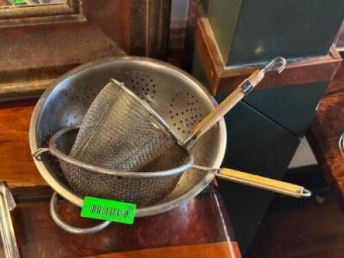 NOODLE BASKETS AND COLANDER