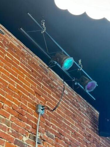 CEILING MOUNTED STAGE LIGHTS AND MOUNT