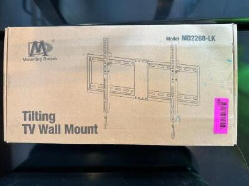 TILTING TV WALL MOUNT