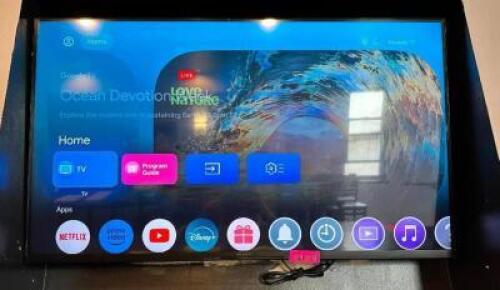 SONY SMART TV W/ REMOTE
